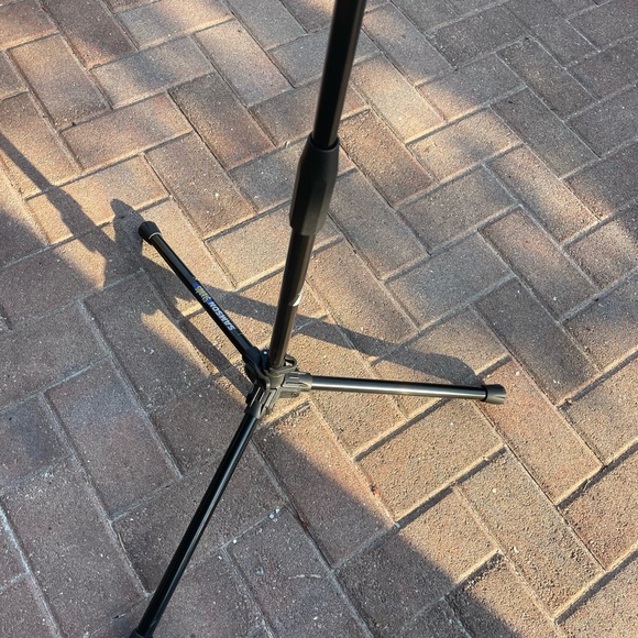 Samson Tripod Microphone Stand With Microphone Holder - Picture 3 of 9